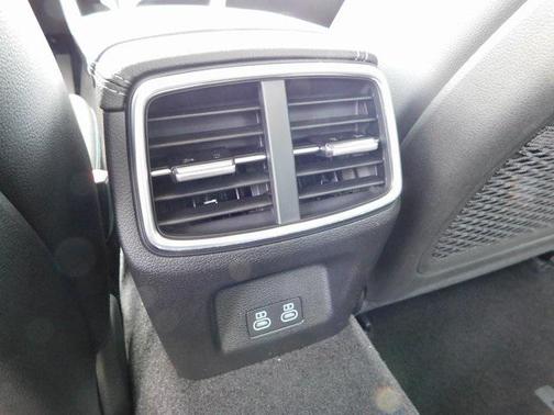 2026 Genesis G70 2.5T RWD