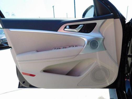 2026 Genesis G70 2.5T RWD Prestige