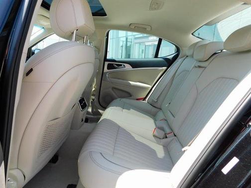 2026 Genesis G70 2.5T RWD Prestige