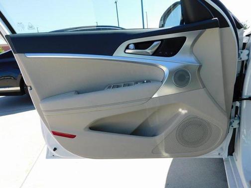 2026 Genesis G70 2.5T RWD Prestige