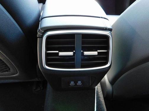 2026 Genesis G70 2.5T RWD