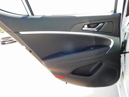 2026 Genesis G70 2.5T RWD