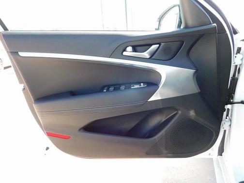 2026 Genesis G70 2.5T RWD