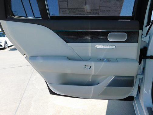 2026 Genesis G90 e-SC