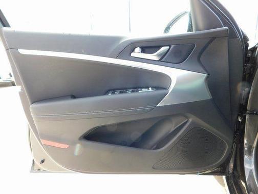 2026 Genesis G70 2.5T RWD