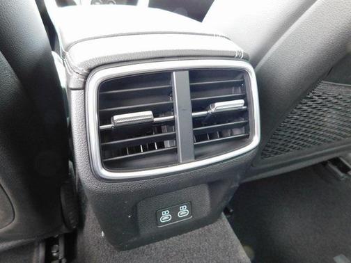 2026 Genesis G70 2.5T RWD