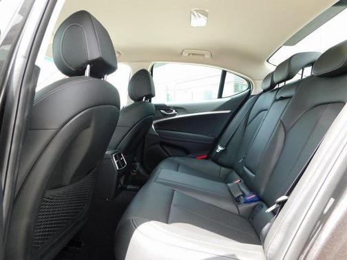 2026 Genesis G70 2.5T RWD