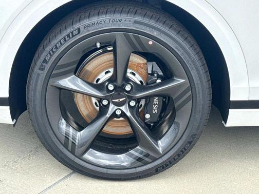 Uyuni White 2026 Genesis GV70 2.5T Sport Prestige