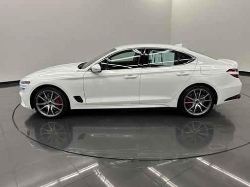 2025 Genesis G70 2.5T RWD