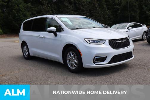 2023 Chrysler Pacifica Touring-L