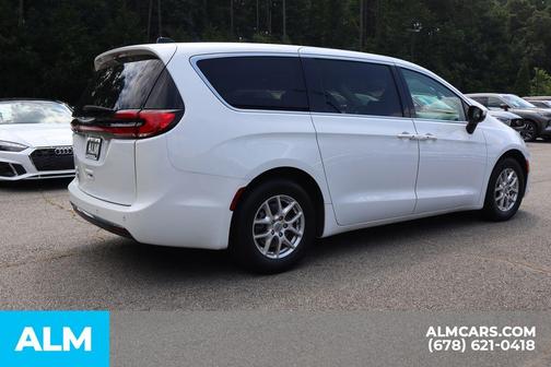2023 Chrysler Pacifica Touring-L