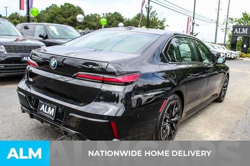 Black Sapphire Metallic 2023 BMW 740 i