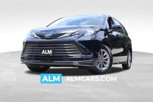 2025 Toyota Sienna XLE