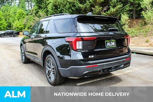 Black Metallic 2025 Ford Explorer ST-Line