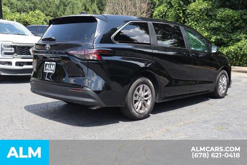 Midnight Black Metallic 2026 Toyota Sienna LE