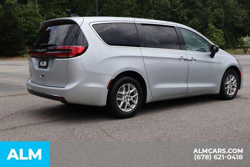 2024 Chrysler Pacifica Touring-L