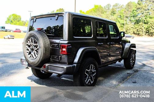 Granite Crystal Clearcoat Metallic 2025 Jeep Wrangler Sahara