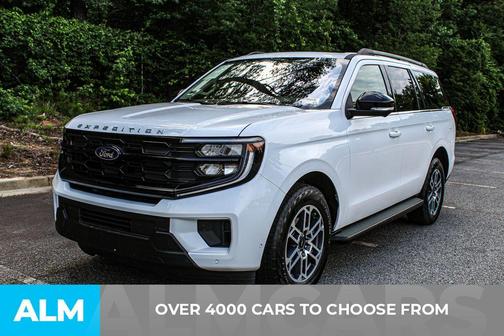 Oxford White 2025 Ford Expedition Active