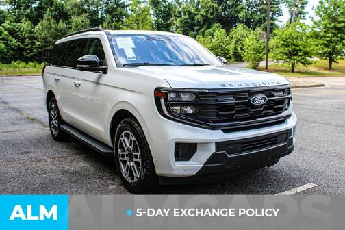 Oxford White 2025 Ford Expedition Active