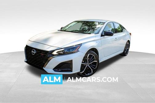 White 2025 Nissan Altima SR