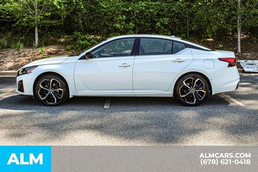 White 2025 Nissan Altima SR