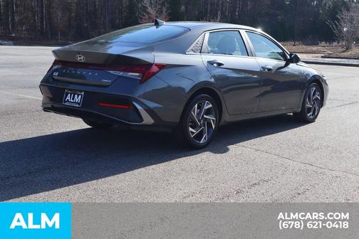 2025 Hyundai ELANTRA Limited