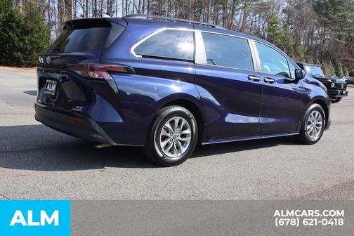 2024 Toyota Sienna XLE