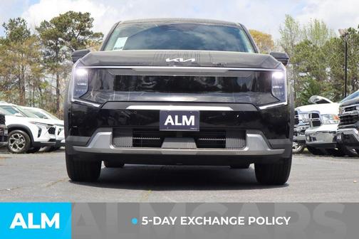 Aurora Black Pearl 2024 Kia EV9 Light Long Range
