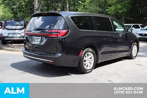 2023 Chrysler Pacifica Touring-L