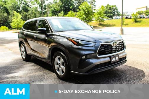 Magnetic Gray Metallic 2025 Toyota Highlander LE