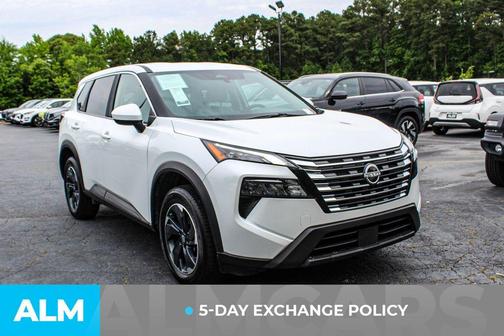 Pearl 2025 Nissan Rogue SV