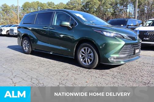 2024 Toyota Sienna XLE