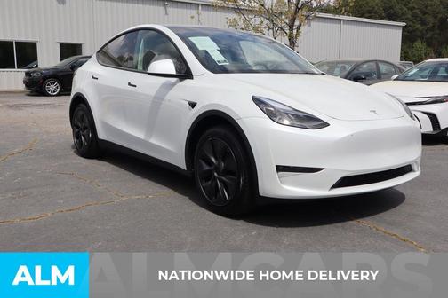 White 2024 Tesla Model Y Long Range