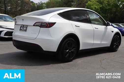 White 2024 Tesla Model Y Long Range