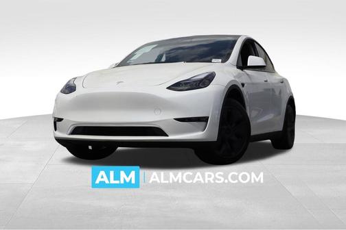 White 2024 Tesla Model Y Long Range