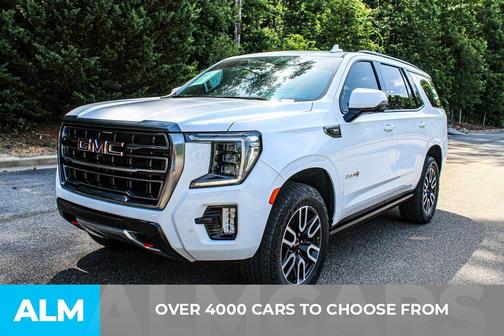 Summit White 2024 GMC Yukon AT4