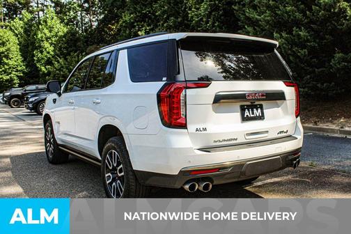 Summit White 2024 GMC Yukon AT4