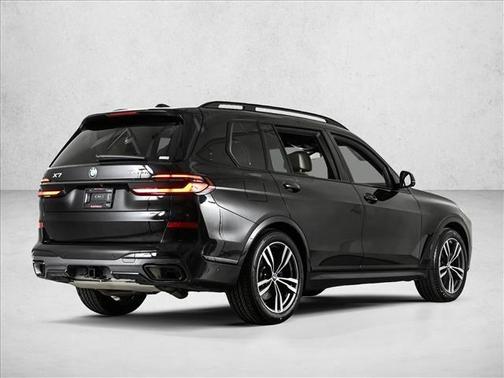 Black Sapphire Metallic 2025 BMW X7 xDrive40i