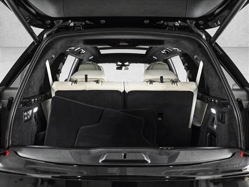 Black Sapphire Metallic 2025 BMW X7 xDrive40i
