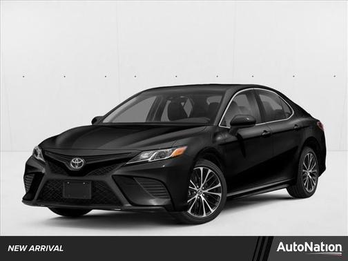 Midnight Black Metallic 2018 Toyota Camry SE