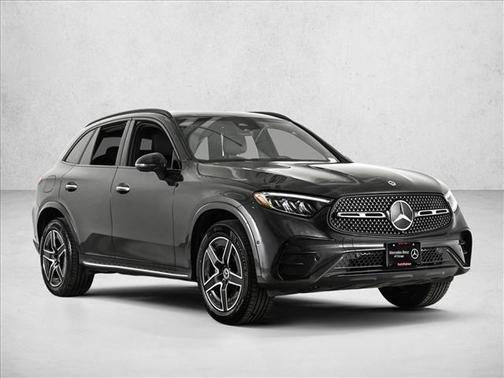 Graphite Gray Metallic 2026 Mercedes-Benz GLC 300 Base 4MATIC