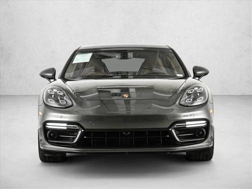 Aventurine Green Metallic 2023 Porsche Panamera GTS