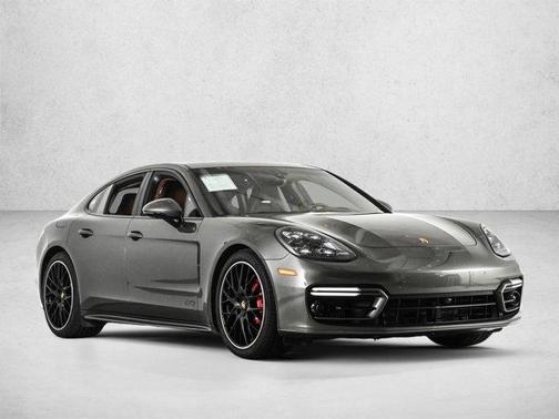 Aventurine Green Metallic 2023 Porsche Panamera GTS