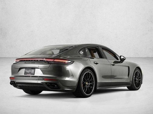 Aventurine Green Metallic 2023 Porsche Panamera GTS