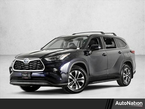 2022 Toyota Highlander Hybrid XLE