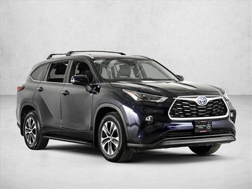 2022 Toyota Highlander Hybrid XLE