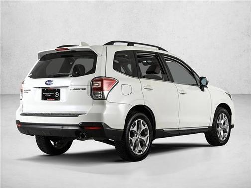 Crystal White Pearl 2018 Subaru Forester 2.5i Touring