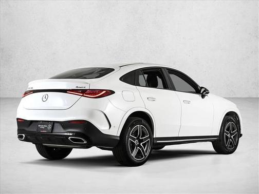 MANUFAKTUR Moonlight White Metallic 2026 Mercedes-Benz GLC 300 Base 4MATIC