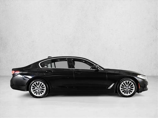Black Sapphire Metallic 2022 BMW 530 i xDrive
