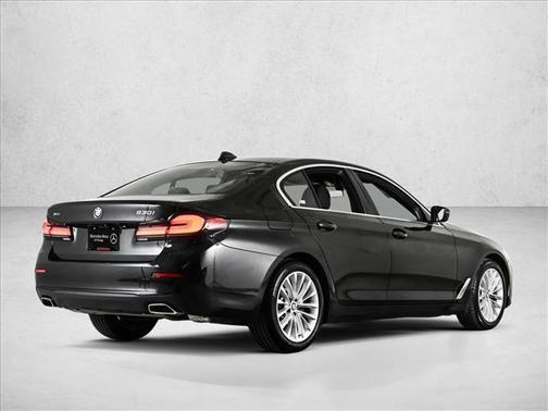 Black Sapphire Metallic 2022 BMW 530 i xDrive